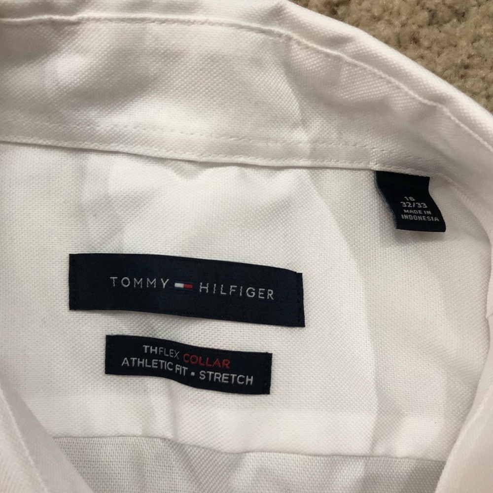 NWT White Dress Shirt. Tommy Hilfiger.